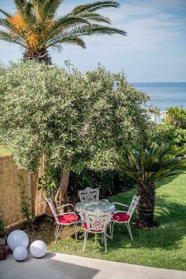 Oikia Eleanthi - Beachfront Garden Home! Mytikas  Eksteriør bilde